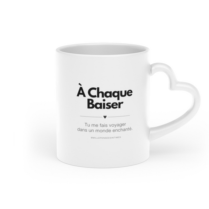 Mug Anse Coeur Céramique Blanc A chaque baiser Cadeau Couple Original